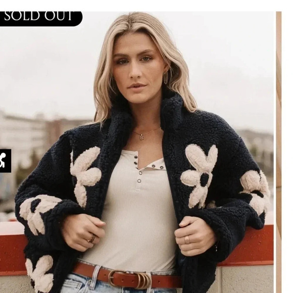 *Final Price* BLANK NYC Luxury Sherpa Floral Patch NWT Large Revolve Shacket - Picture 9 of 9